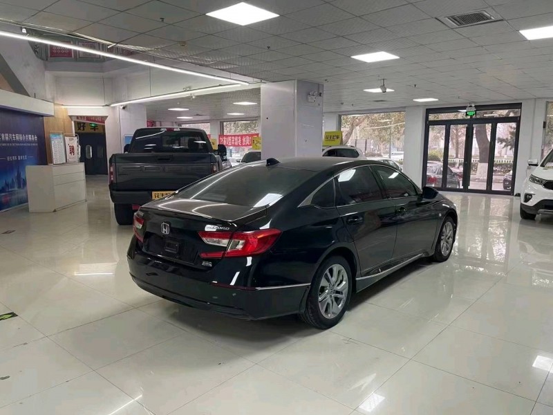 邢台19年本田雅阁5