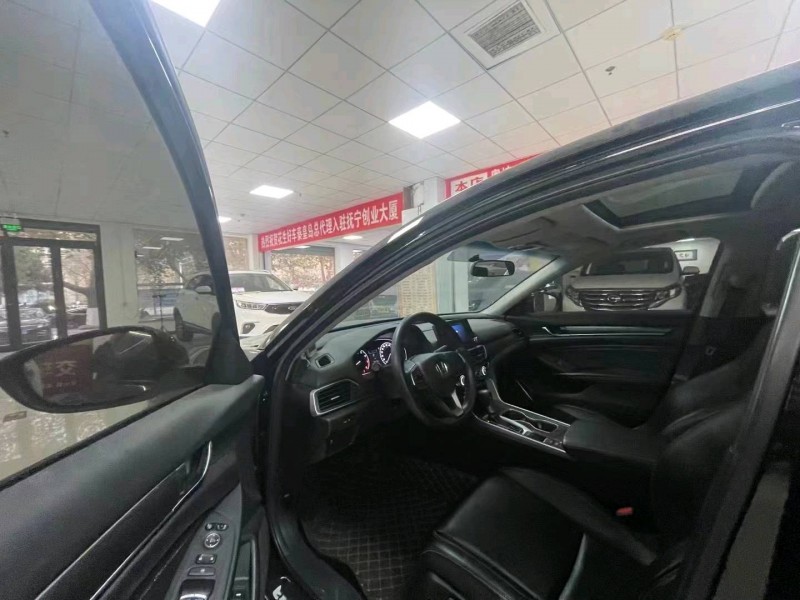 邢台19年本田雅阁6