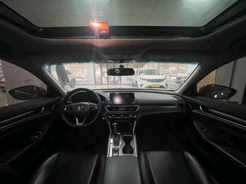 邢台19年本田雅阁8