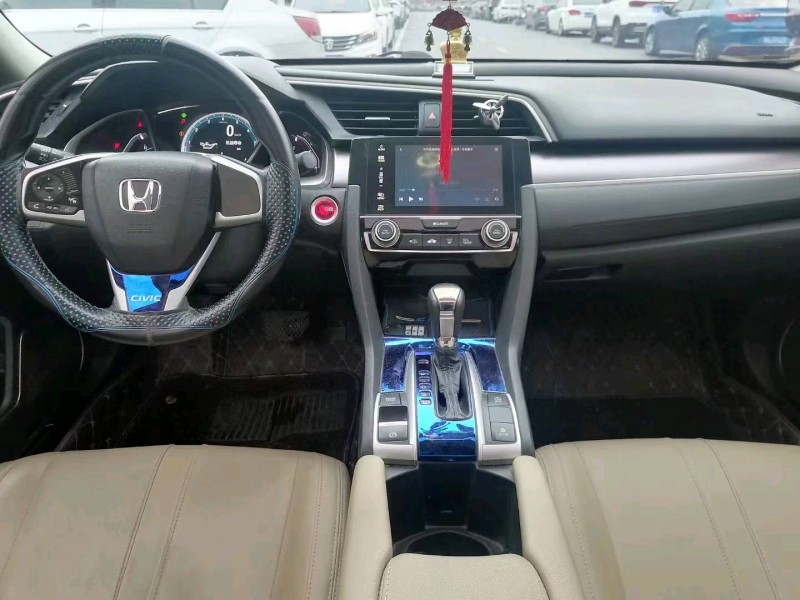 济南17年本田思域4