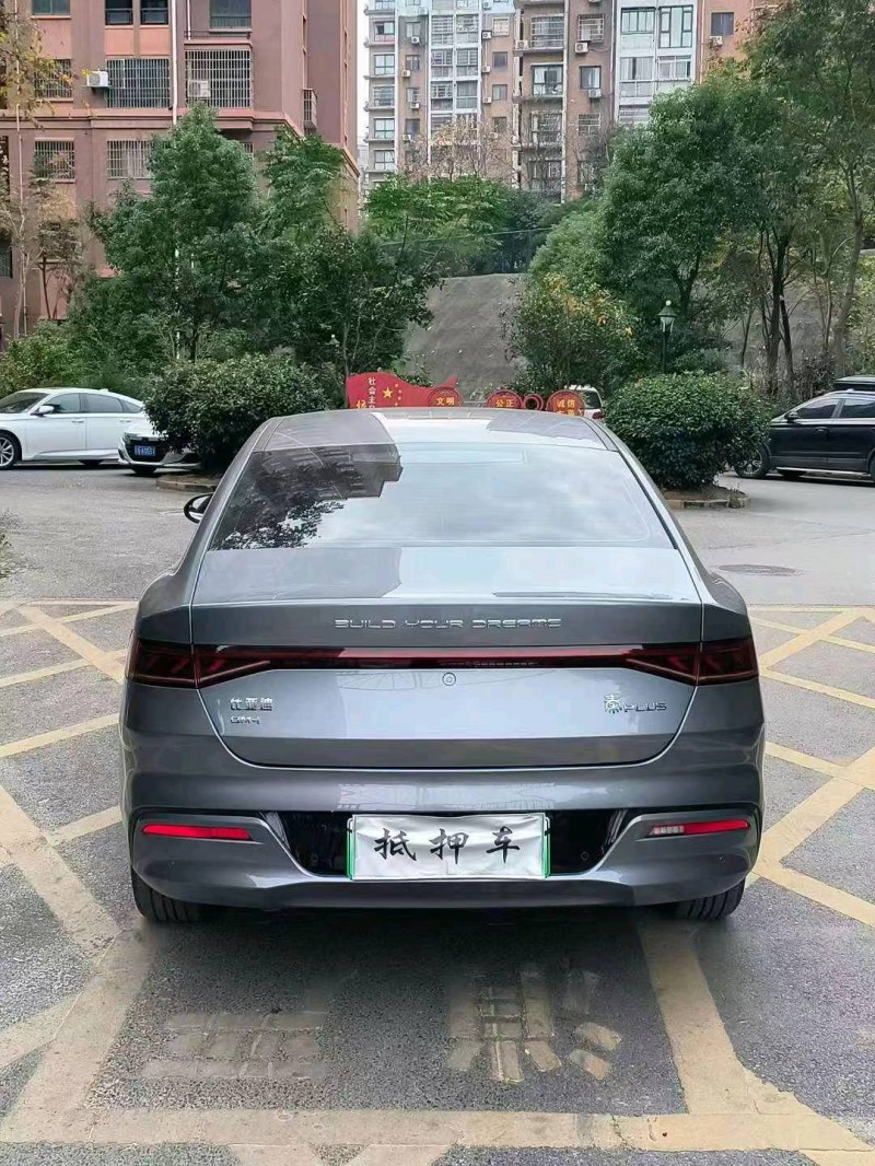 九江23年比亞迪秦8