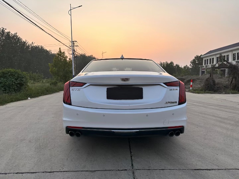 徐州20年凯迪拉克CT66