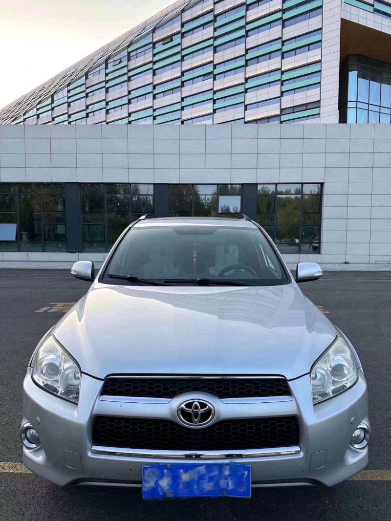 聊城13年丰田RAV41