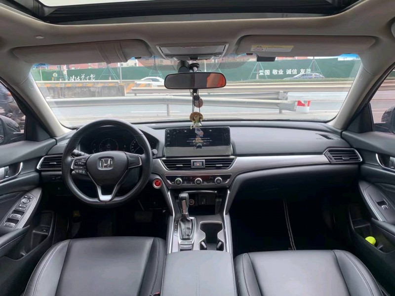 佛山22年本田雅阁7