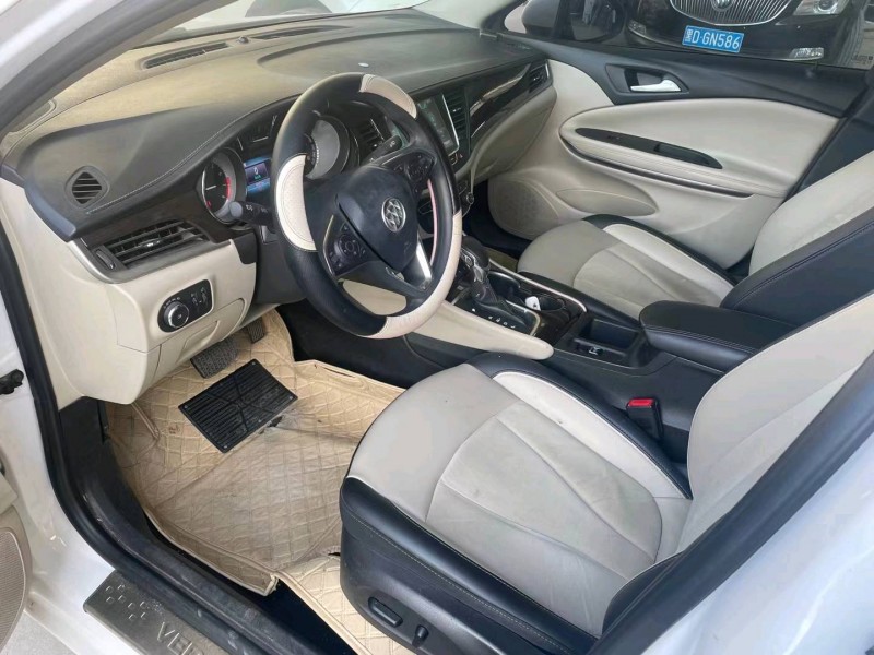 保定18年别克威朗4