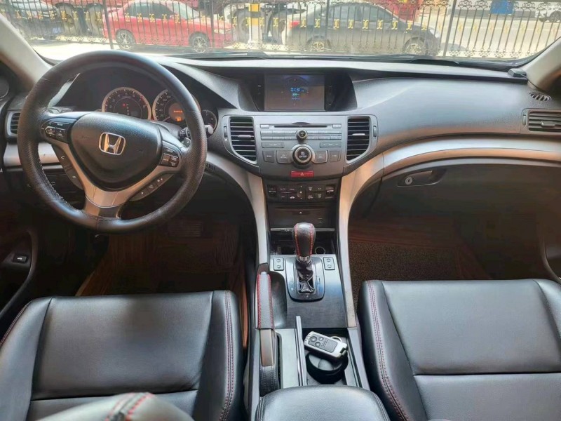 保定12年本田思铂睿7