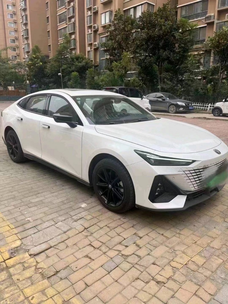 东营23年长安汽车UNI-V4