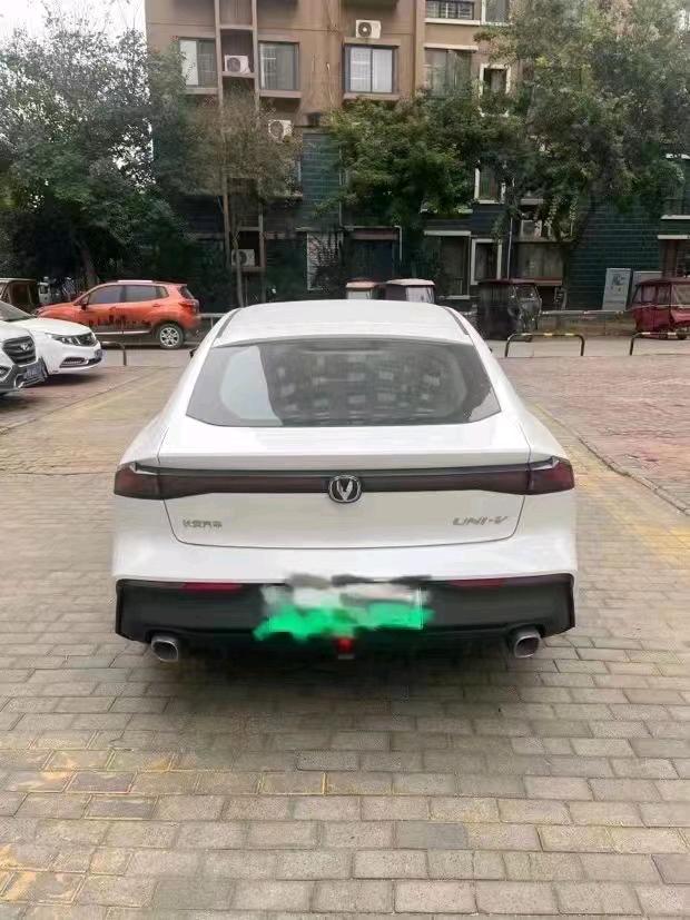 东营23年长安汽车UNI-V5