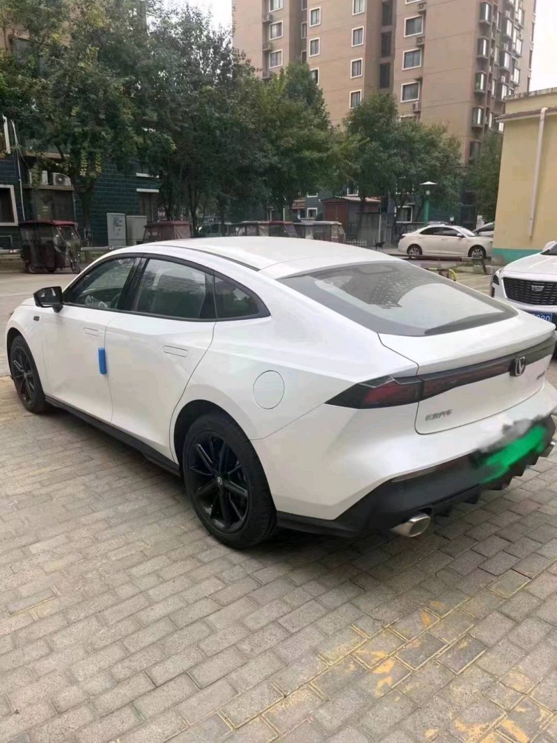 东营23年长安汽车UNI-V6