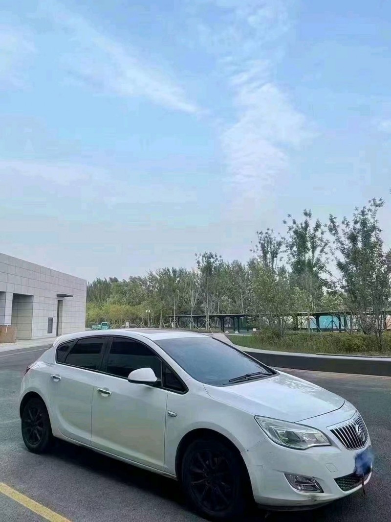 聊城15年别克英朗2