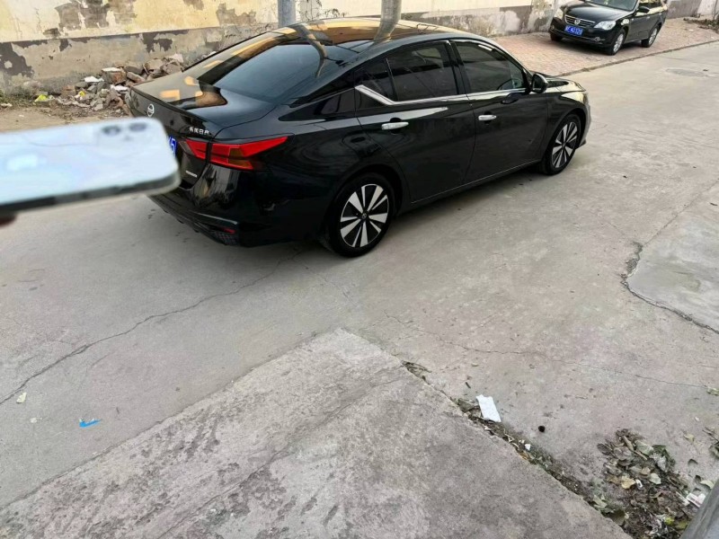 保定21年日产天籁2