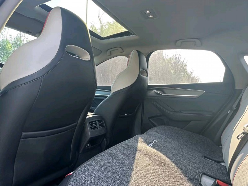 徐州22年比亚迪驱逐舰7