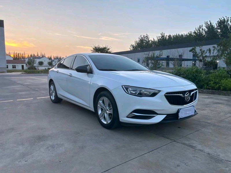 徐州19年别克君威5