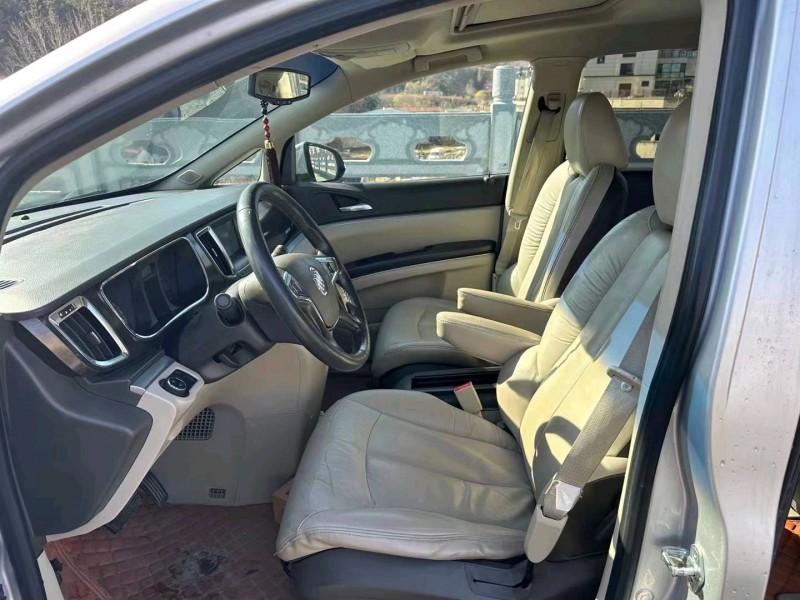 济南11年别克GL84