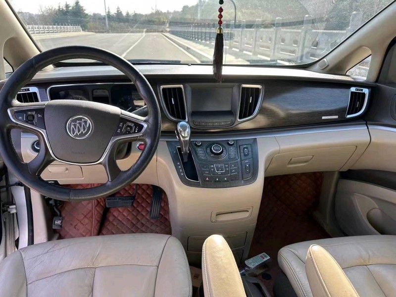 济南11年别克GL86