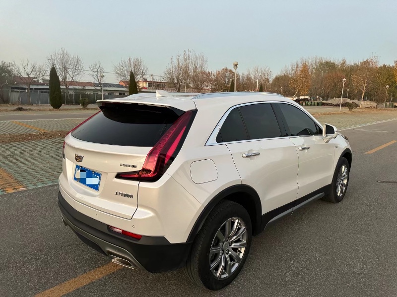 濱州20年凱迪拉克XT46