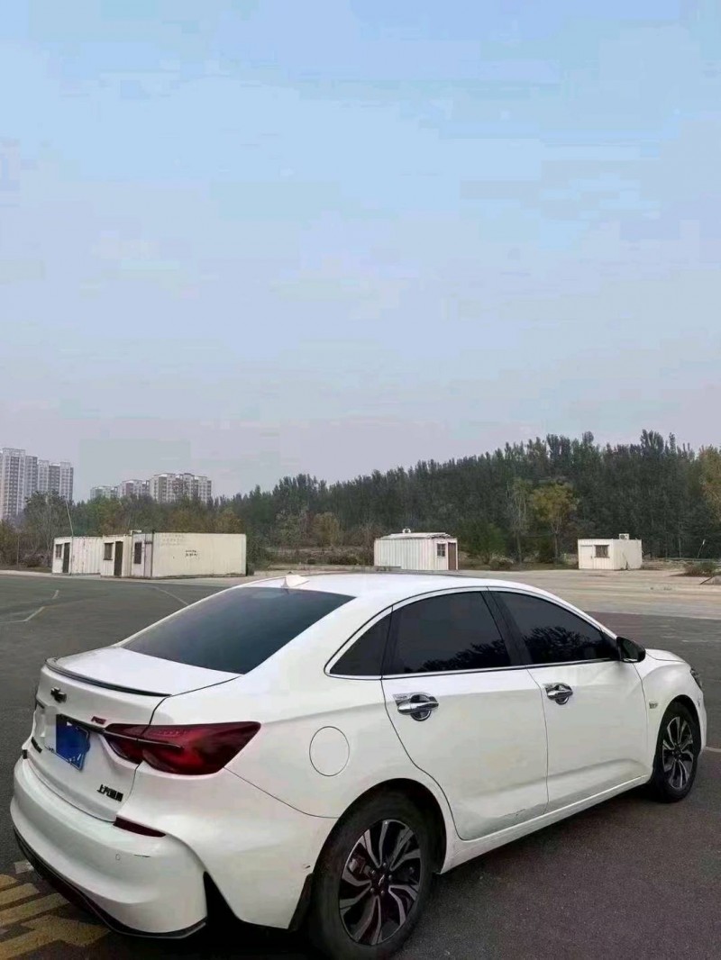 聊城20年雪佛兰科鲁泽6