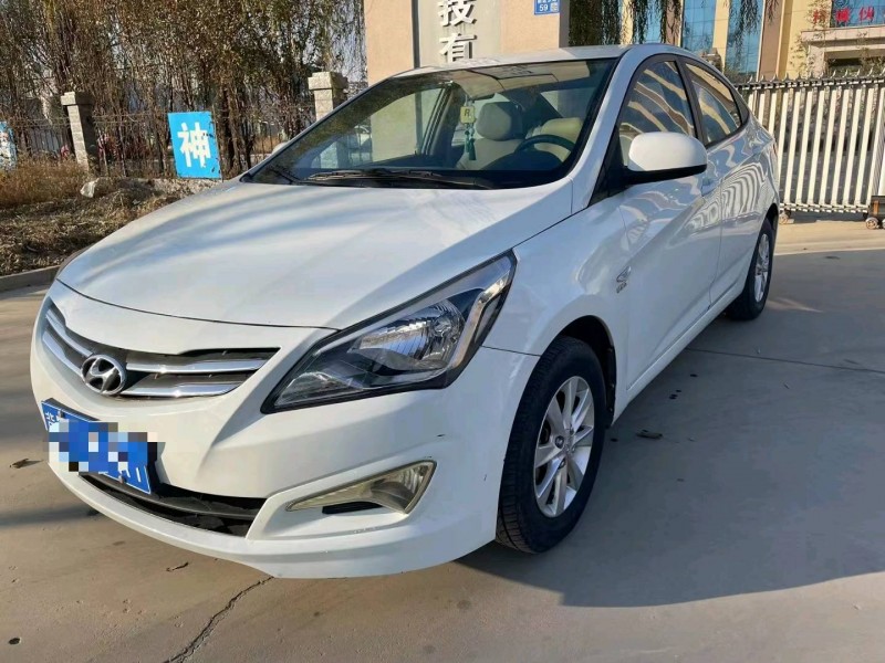 保定15年现代瑞纳2