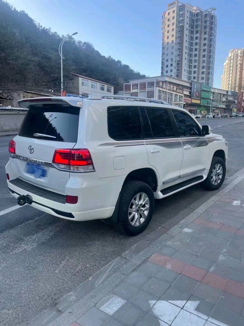 邯郸16年丰田兰德酷路泽7