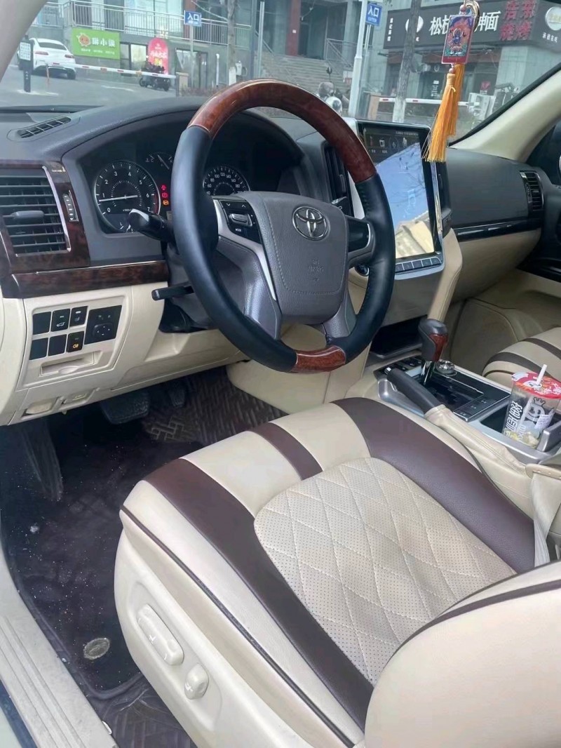 邯郸16年丰田兰德酷路泽8