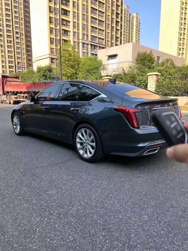 阜陽21年凱迪拉克CT52