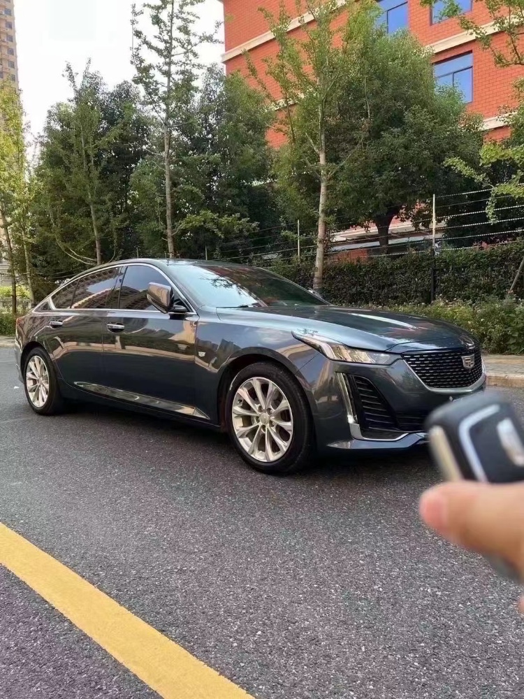 阜陽21年凱迪拉克CT54