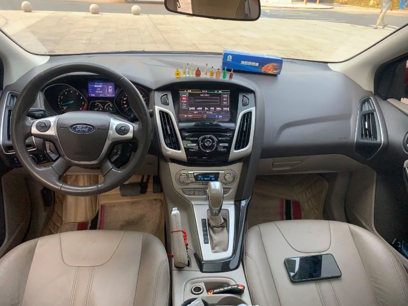 广州13年福特福克斯2