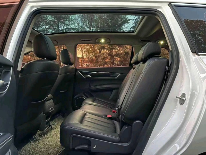 东营18年比亚迪宋MAX7