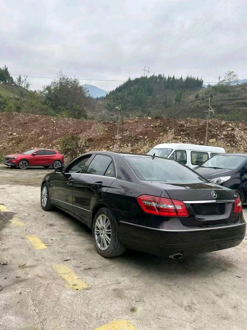 重庆10年奔驰E8