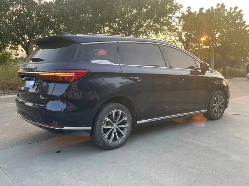 汕头21年比亚迪宋MAX5