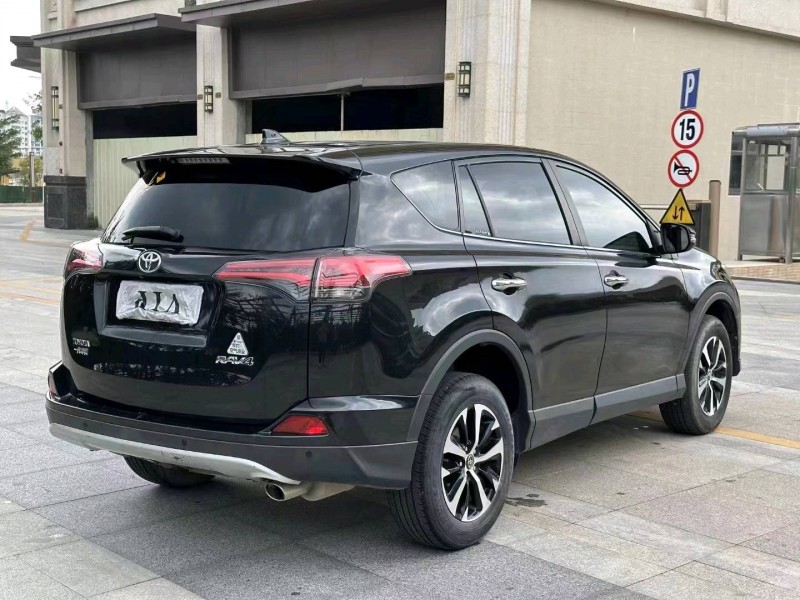 汕头18年丰田RAV4荣放9