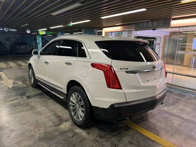 嘉兴18年凯迪拉克XT56