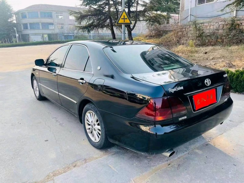 东营05年丰田皇冠5