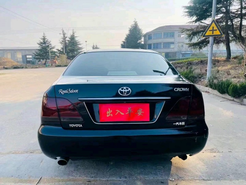 东营05年丰田皇冠8