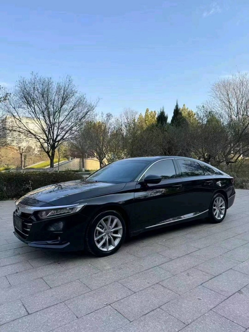 邯郸23年本田雅阁2