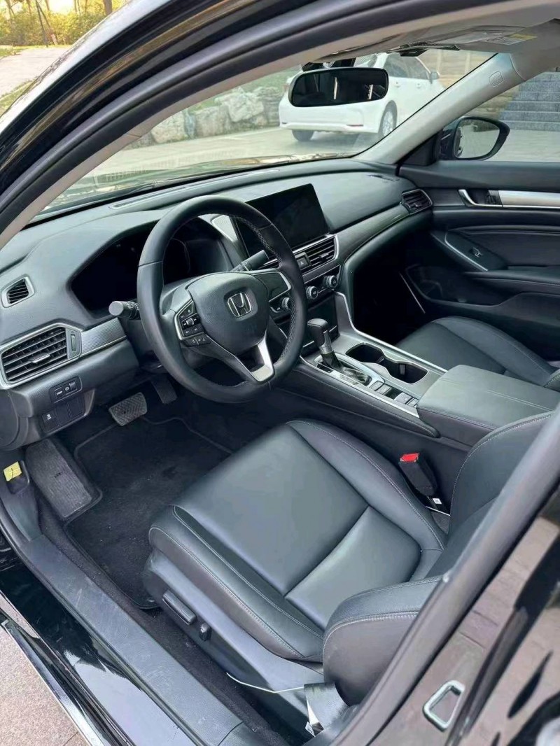 邯郸23年本田雅阁5