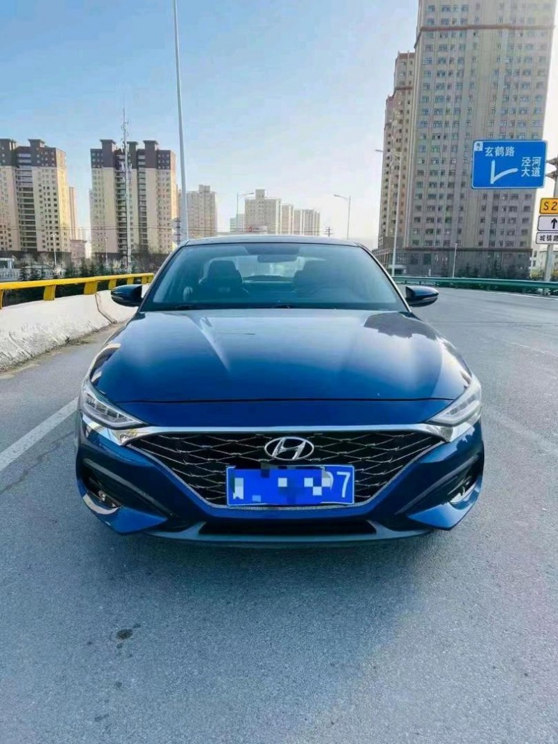 白銀19年現代菲斯塔1