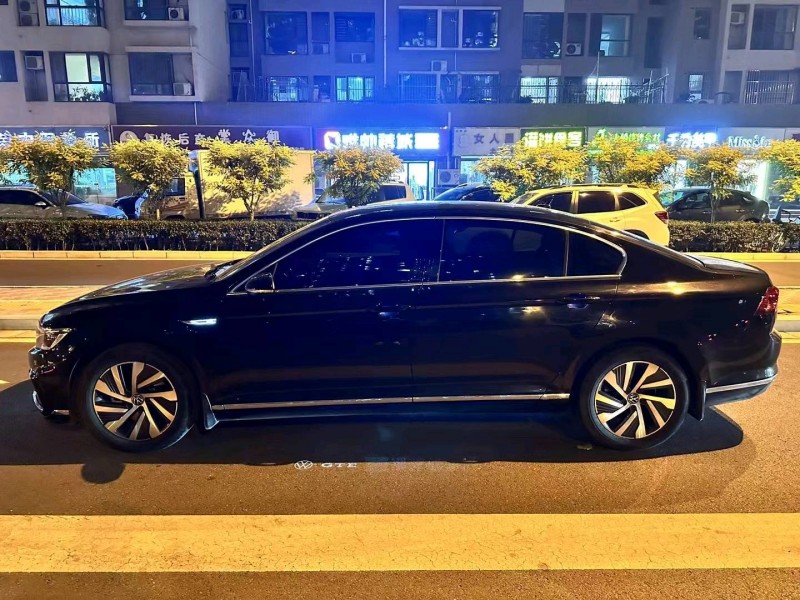 邯郸22年大众迈腾2