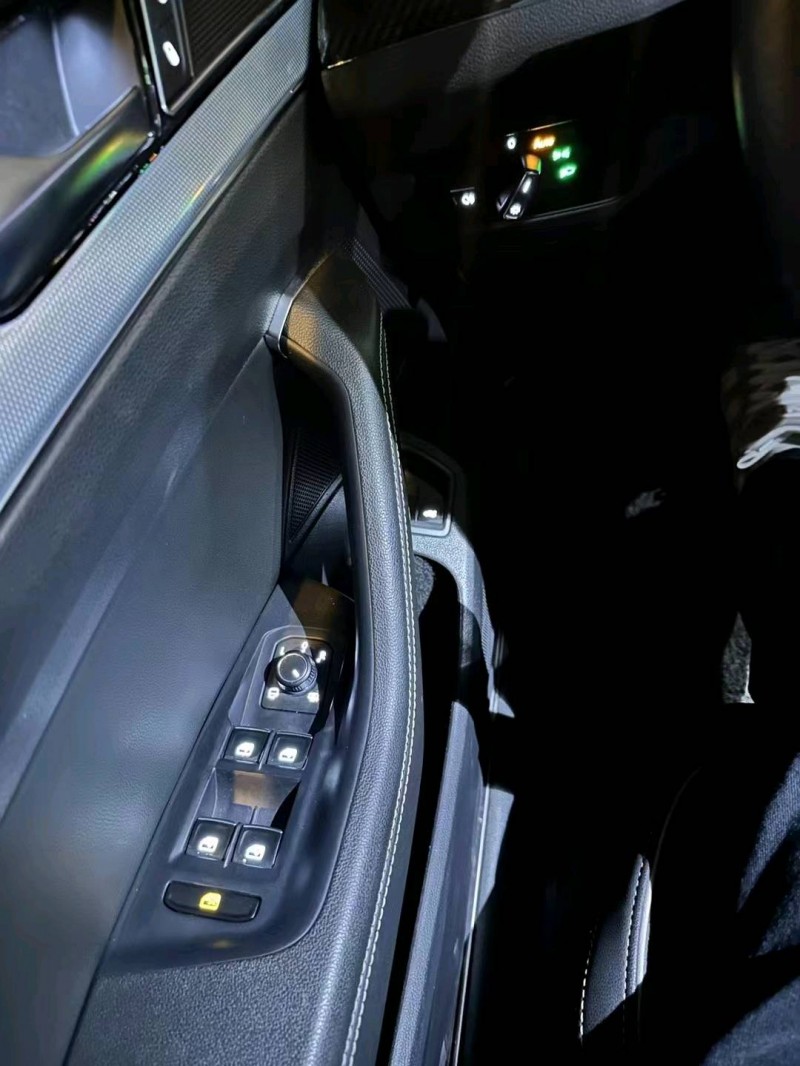 邯郸22年大众迈腾5