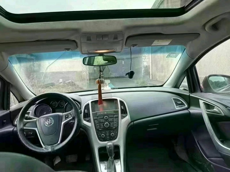 衡阳14年别克英朗7