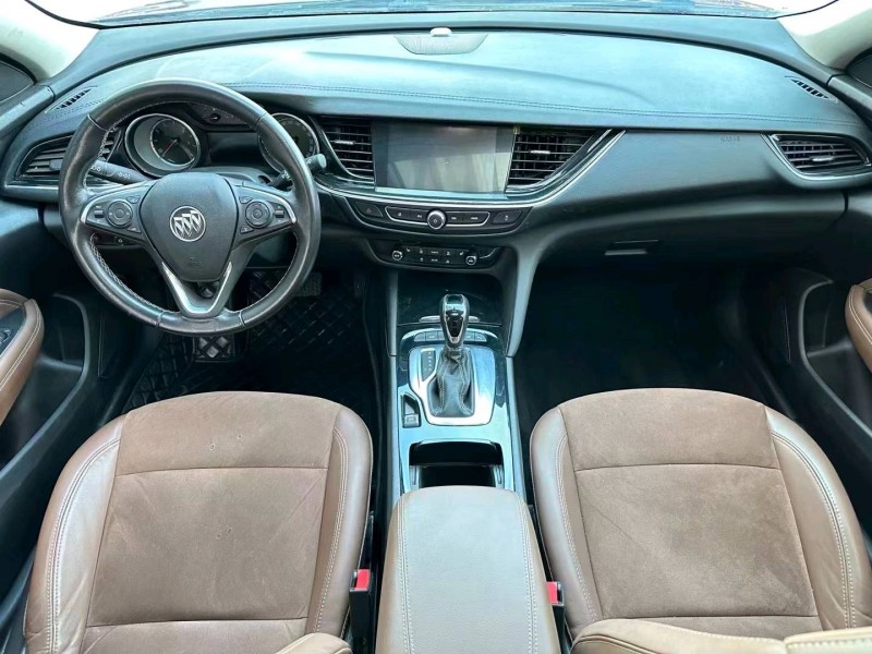 济宁19年别克君威6