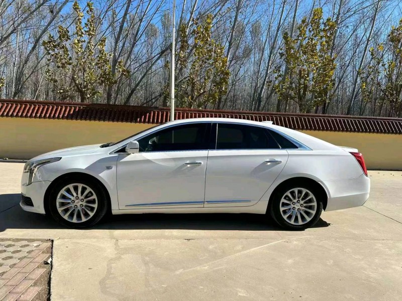 邯郸19年凯迪拉克XTS3