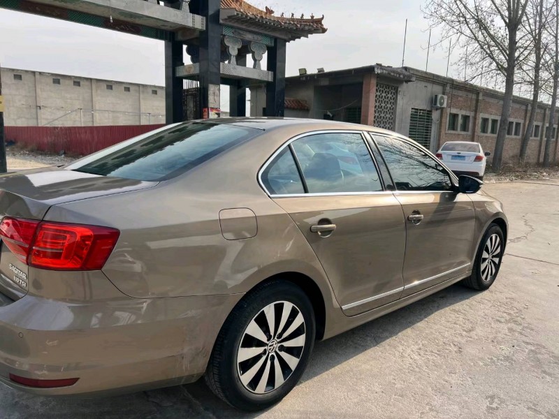 保定17年大众速腾4