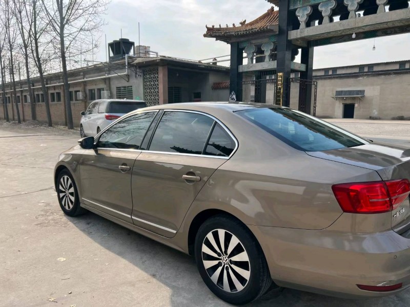 保定17年大众速腾5