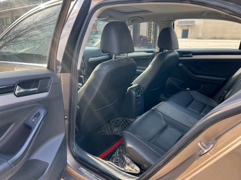 保定17年大众速腾7