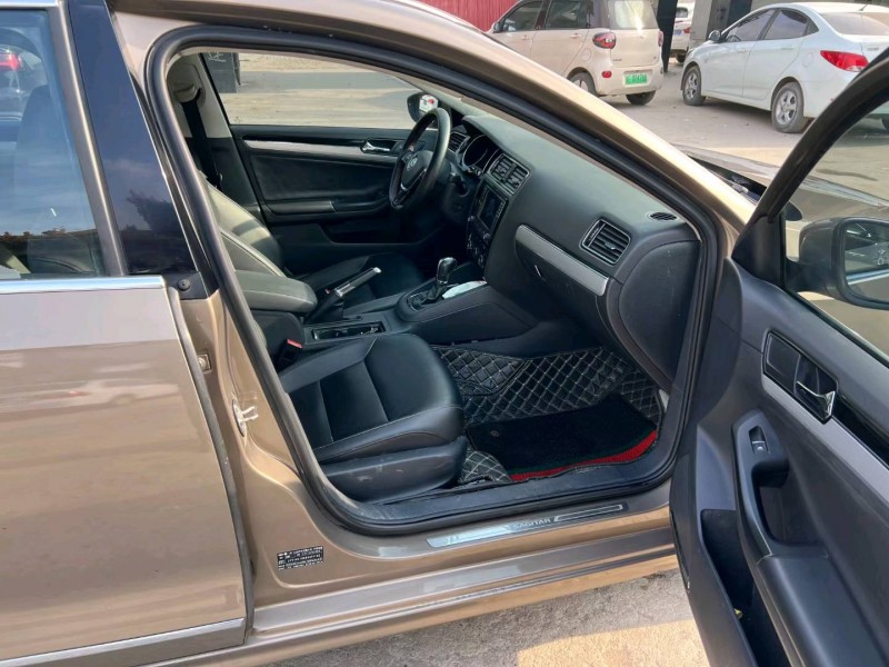 保定17年大众速腾8