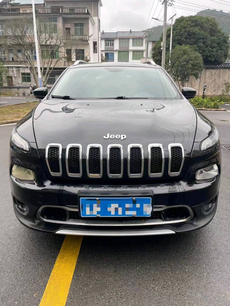 新余17年Jeep自由光1