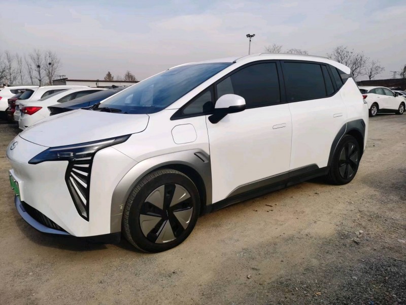 保定23年传祺埃安Y3