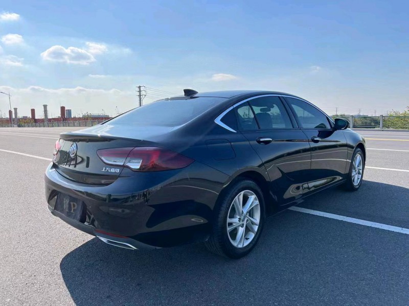 盐城21年别克君威8