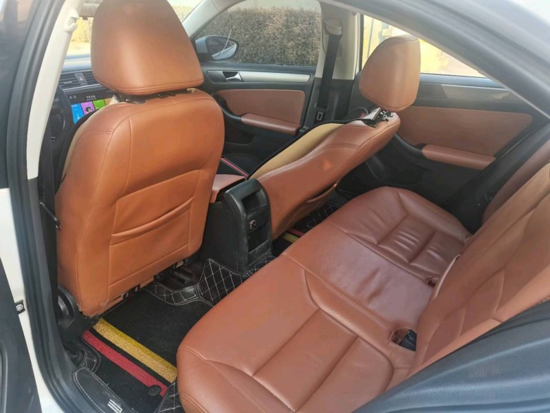 保定13年大众速腾5